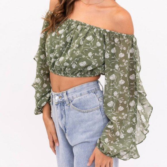 ❌SOLD OUT❌ GARDEN OF EDEN FLORAL CROP TOP - Picture 2 of 3